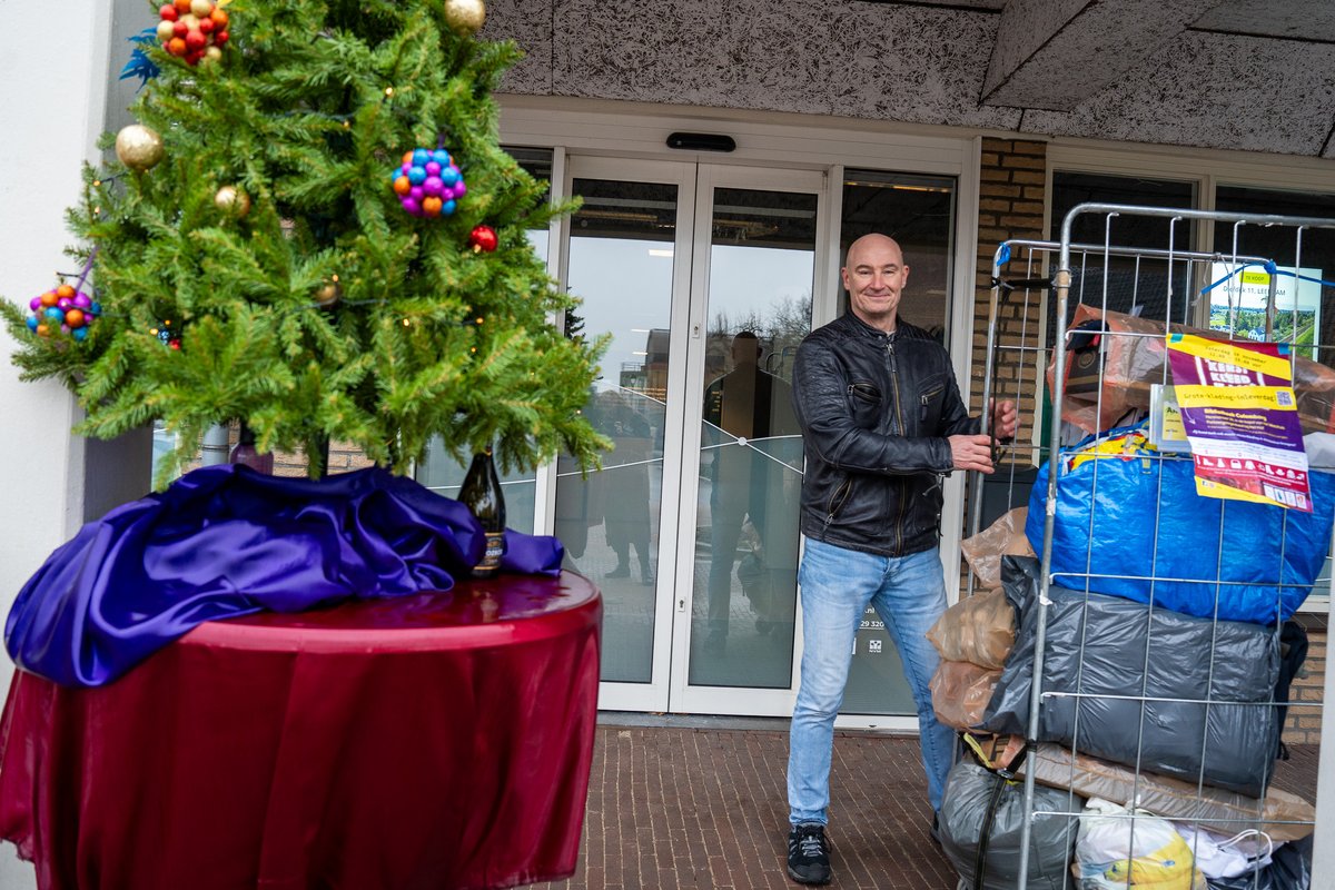 Regenjas aan en gaan voor KerstKleedjeAan!
