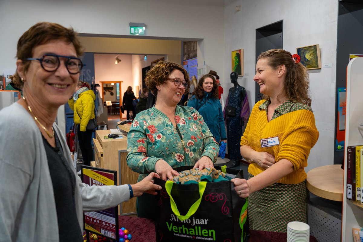 Regenjas aan en gaan voor KerstKleedjeAan!